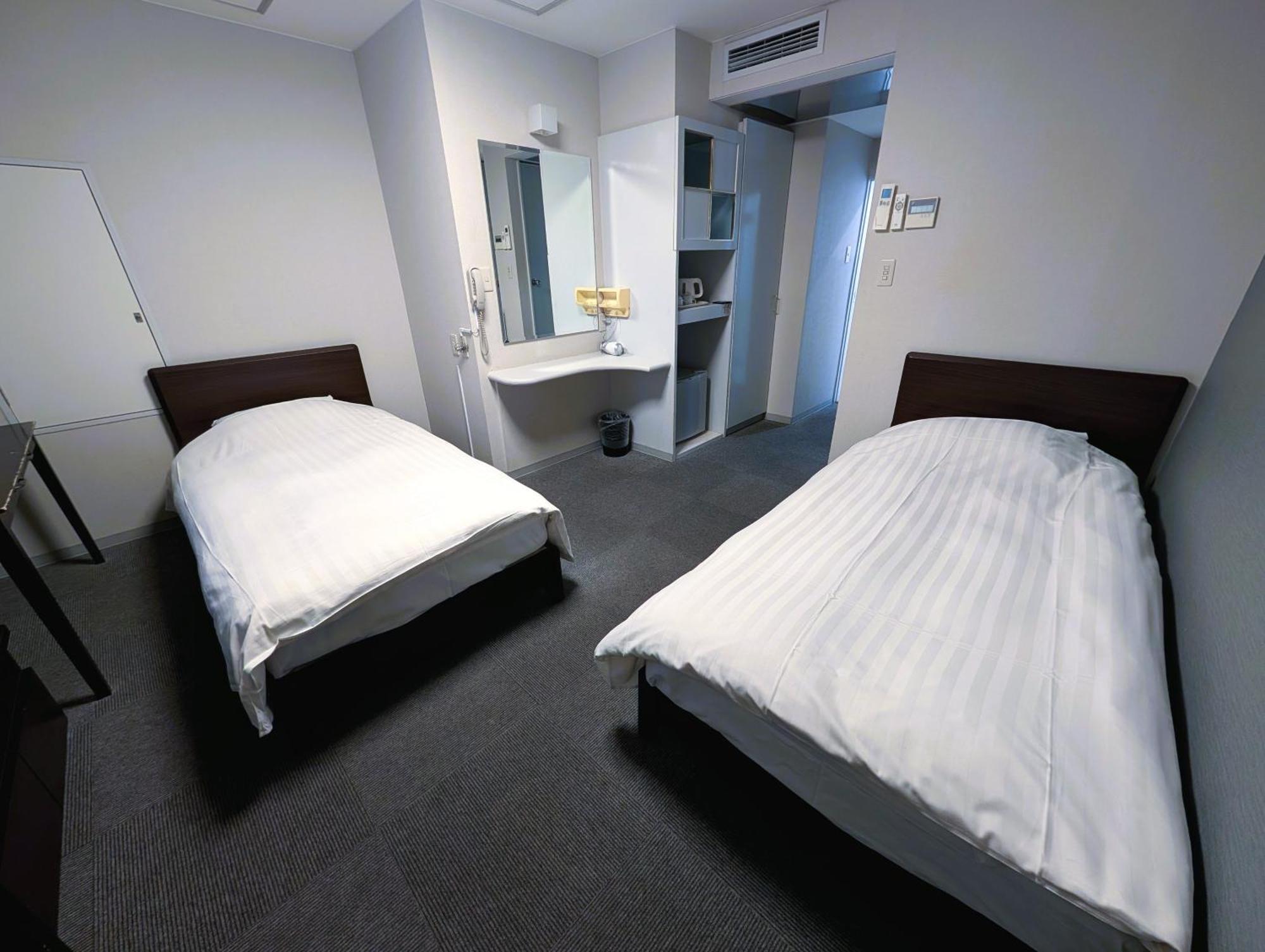 The Shin-Okubo International Hotel Tokyo Exterior photo